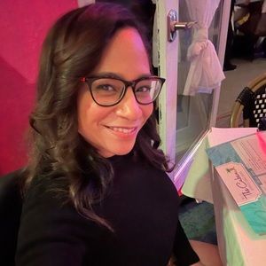 Meet your Posher, Eva